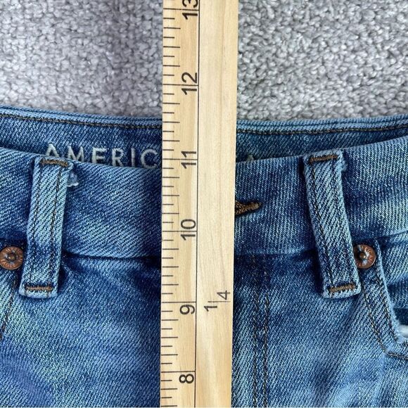 America Eagle Mom Jeans Womens 0* Blue Tapered High Waist Medium Wash Torn Curvy - Picture 10 of 13